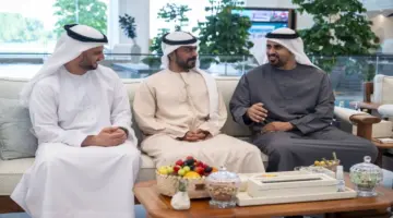 محمد بن زايد يتلقى رسالة خطية من رئيس بيلاروسيا سلّمها له المبعوث الخاص